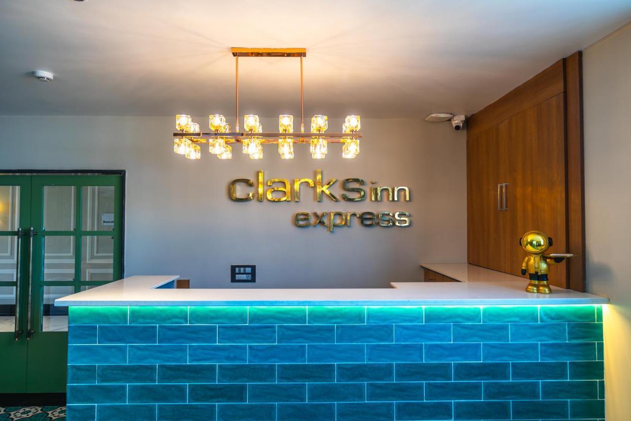 Clarks Inn Express, Rishīkesh Εξωτερικό φωτογραφία