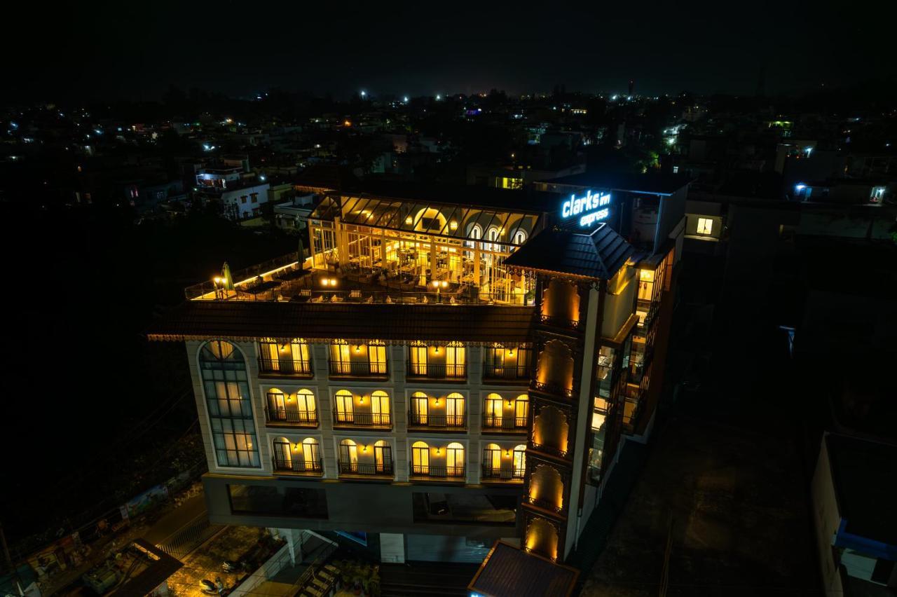 Clarks Inn Express, Rishīkesh Εξωτερικό φωτογραφία